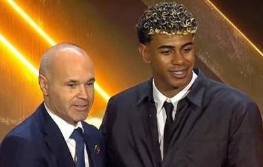 英媒：热刺、水晶宫等共4队获悉拉森的情况，狼队要4000万镑